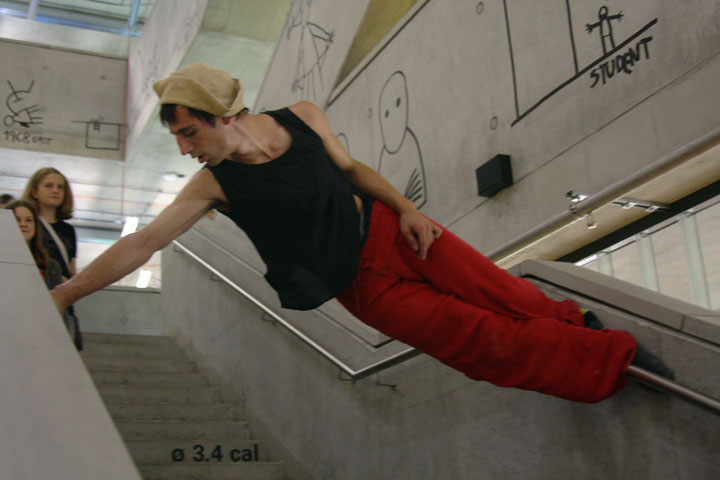 Loco:Motion Company - být smysly knihovny